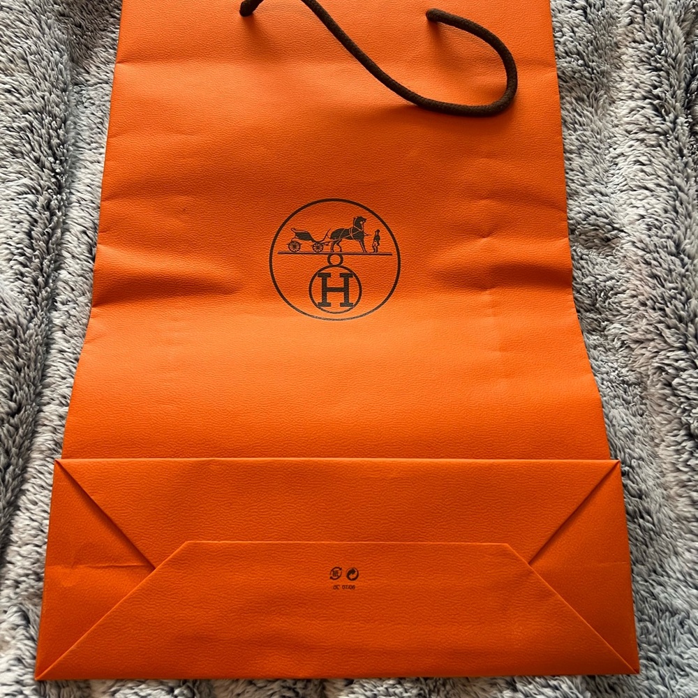 Paper gift bag